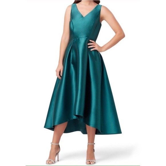 Tahari Dresses & Skirts - Tahari Hunter Green High Low Sleeveless Dress 8